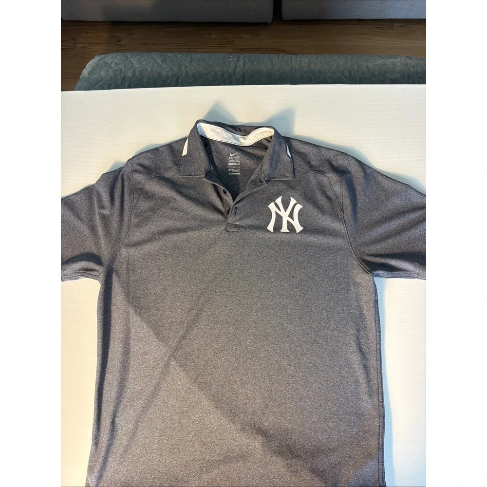 Nike Dri-FIT New York Yankees Men's L Authentic Collection Golf Polo Gray MLB